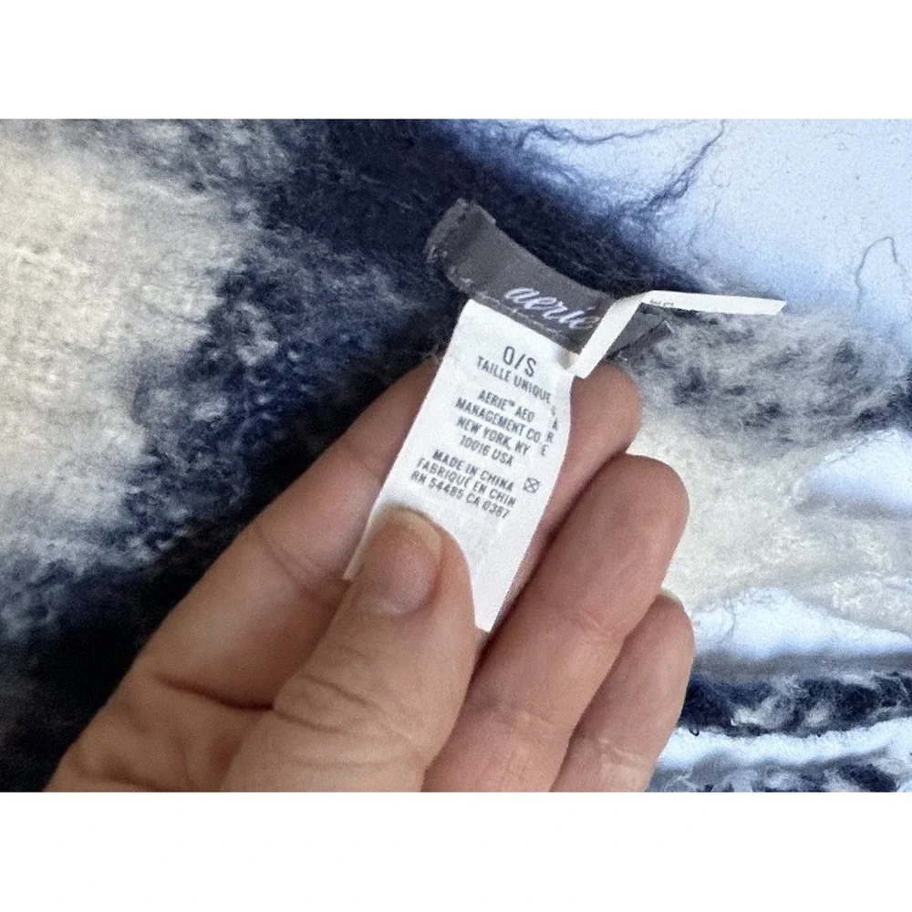 Aerie Women's Scarf Oversized Blanket Blue Cream Plaid Fringe One Size Soft